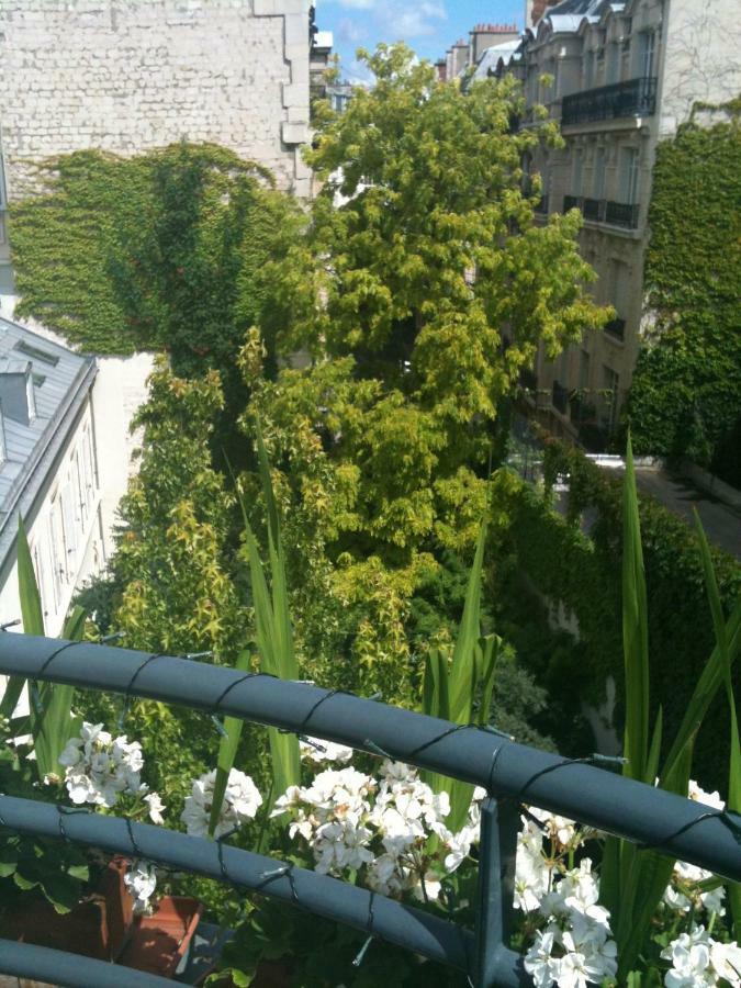 52 Clichy Bed & Breakfast - Chambre D'Hotes Paris Exteriör bild