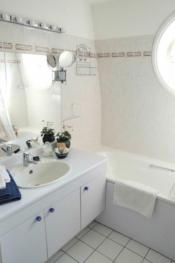 52 Clichy Bed & Breakfast - Chambre D'Hotes Paris Exteriör bild