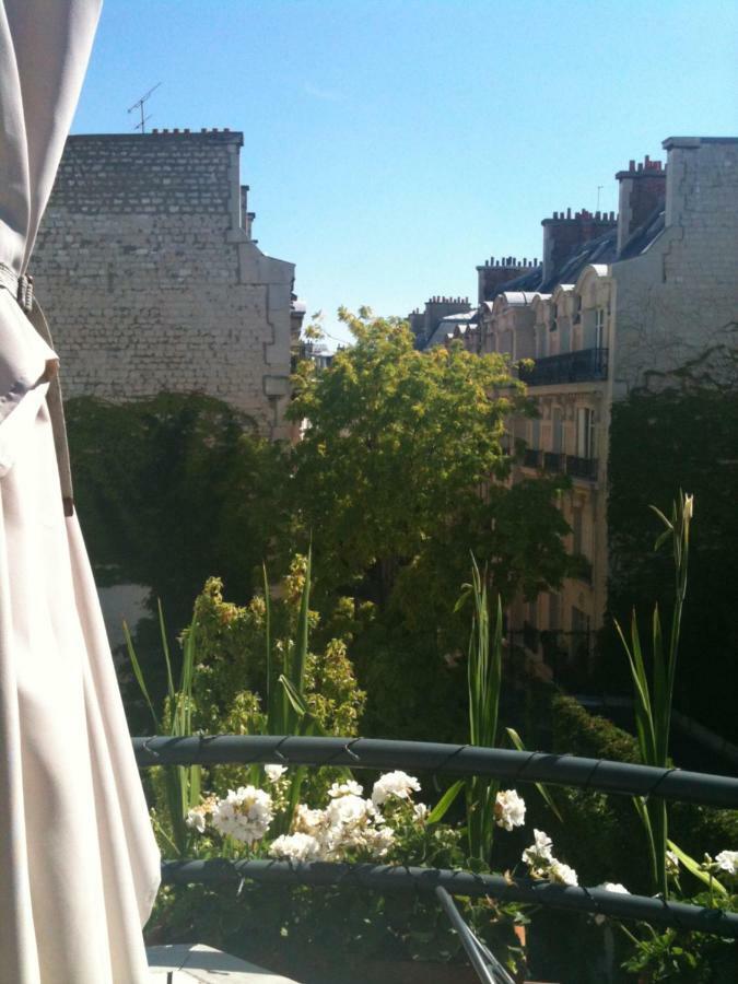 52 Clichy Bed & Breakfast - Chambre D'Hotes Paris Exteriör bild